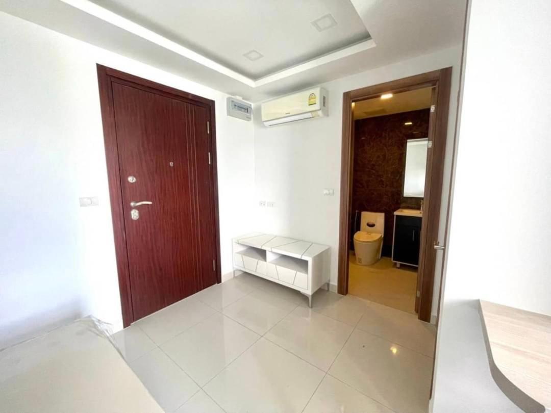 Arcadia Beach Resort By Psr Pattaya Exterior photo
